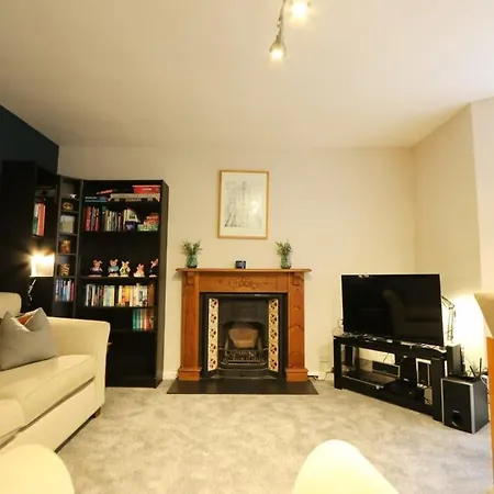Cotham Vale 2 Bedroom Property Apartment