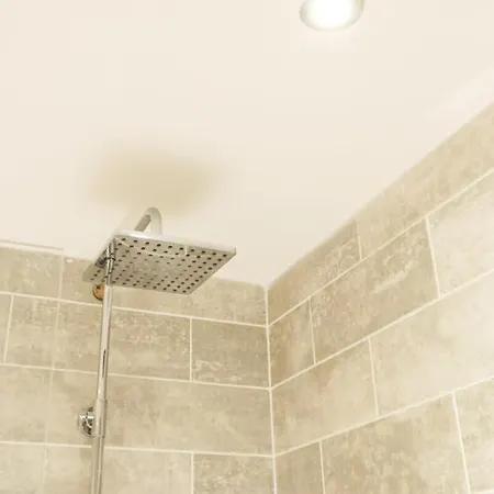 Cotham Vale 2 Bedroom Property Apartment *