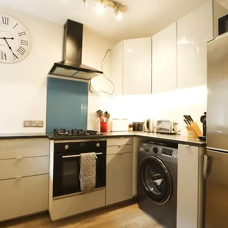 Apartment Cotham Vale 2 Bedroom Property Bristol