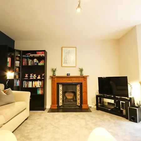 Cotham Vale 2 Bedroom Property Apartman